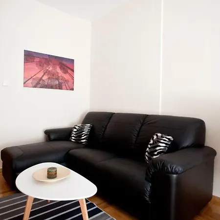 New Stylish And Cozy House Near Metro Station Daire